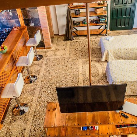 Apartamento Loft La Encina Torrejón el Rubio Esterno foto