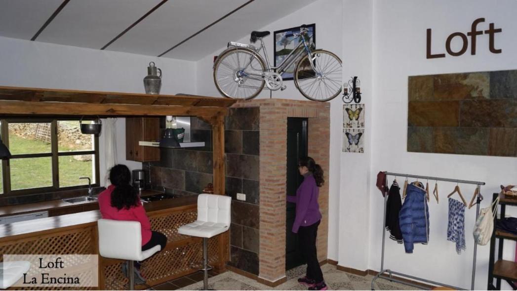 Apartamento Loft La Encina Torrejón el Rubio Esterno foto