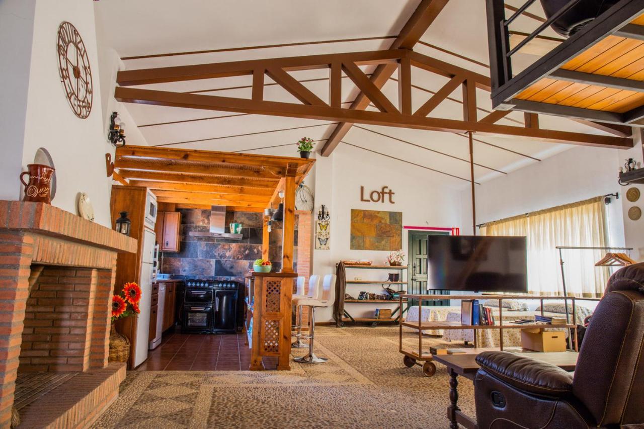 Apartamento Loft La Encina Torrejón el Rubio Esterno foto